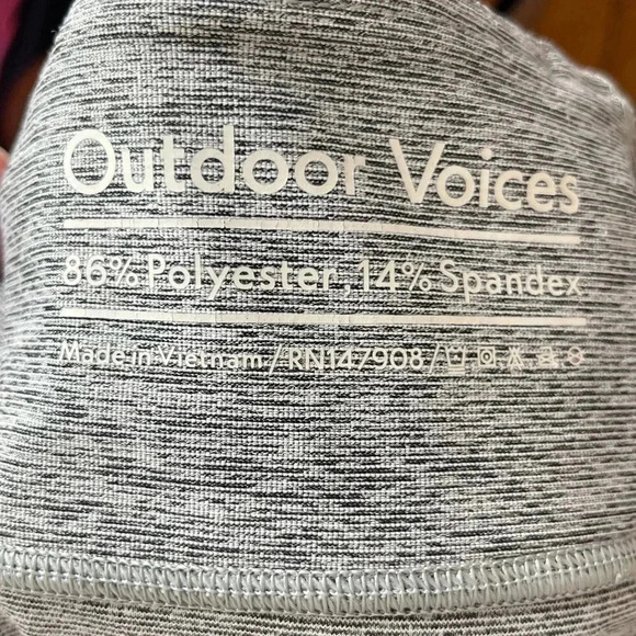 Outdoor Voices Women's Medium 3/4 Warmup Leggings Gray Stretch Yoga Active M - Picture 6 of 9